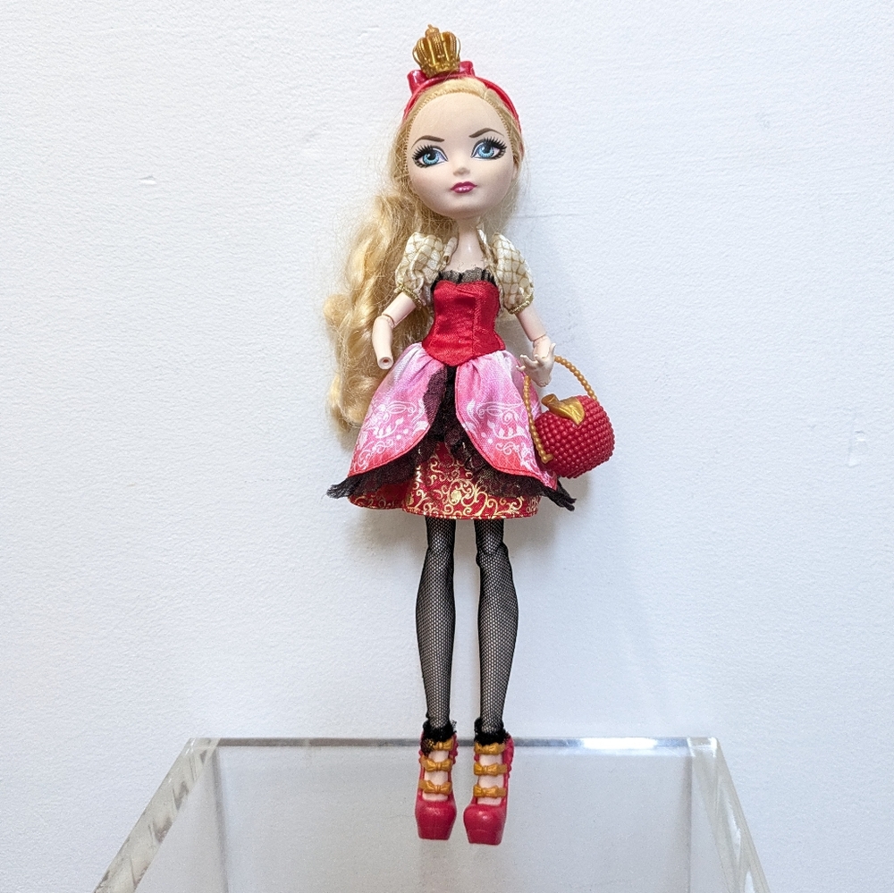 Ever After High Apple White Doll